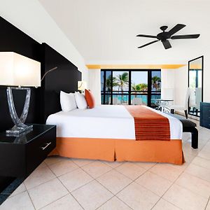 Superior Beachfront King Room